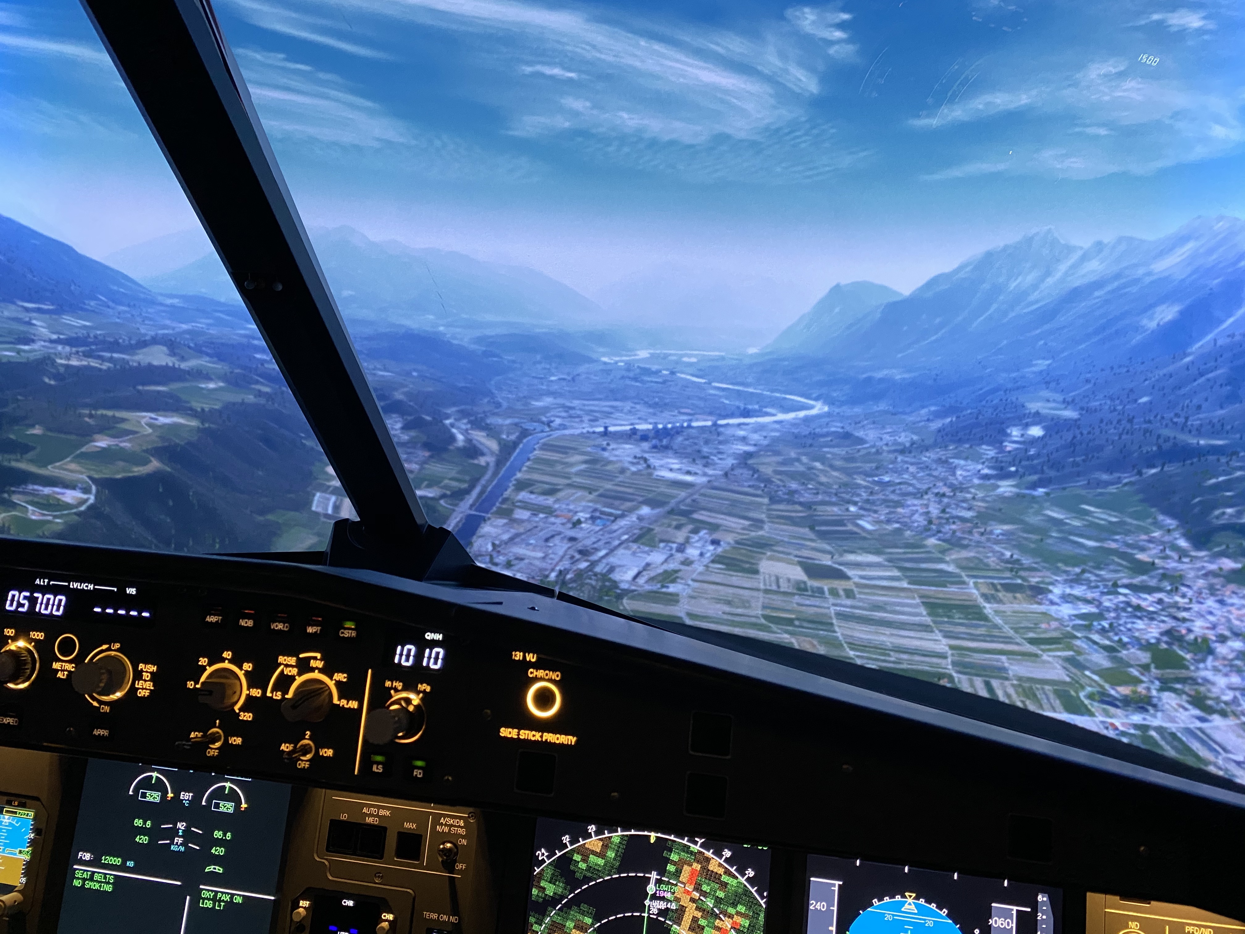 Flug über dem Tiroler Inntal