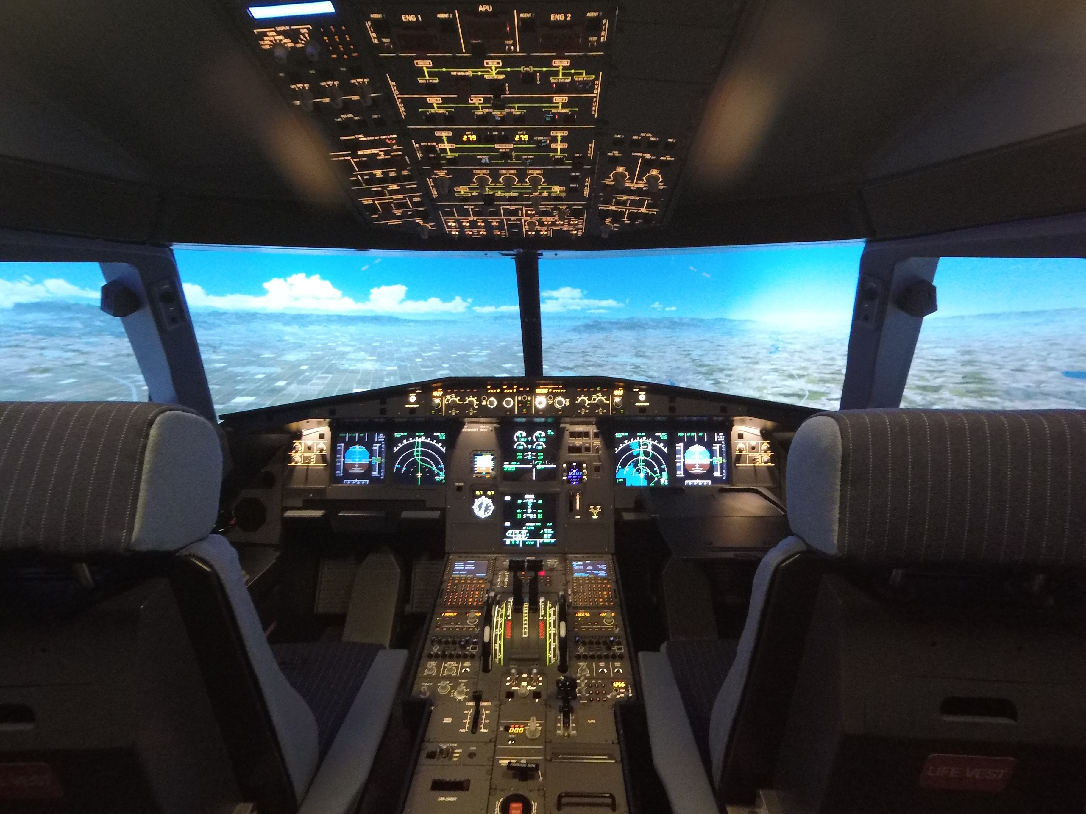 Blick aus dem Cockpit eines Airbus A320